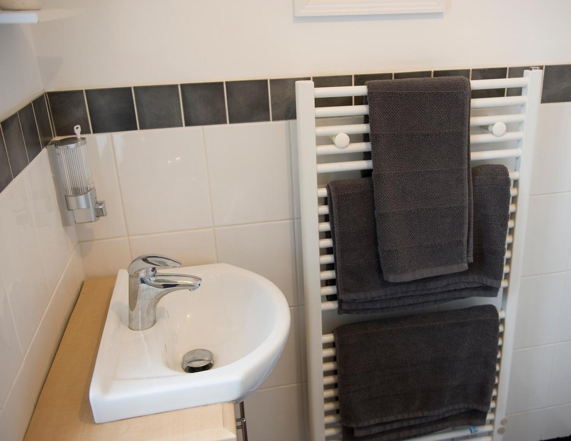 Mountain View Apartment - Short Drive To Beaches Bryngwran Exterior foto